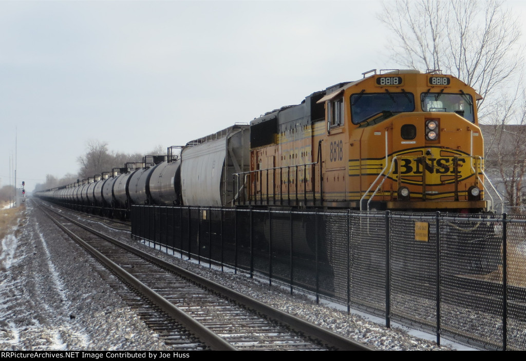 BNSF 8818 DPU